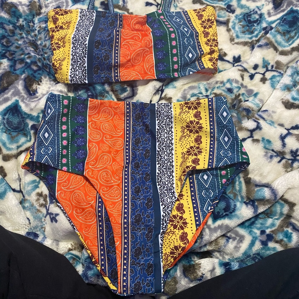 Colorful Patterned bikini - Picture 2 of 2